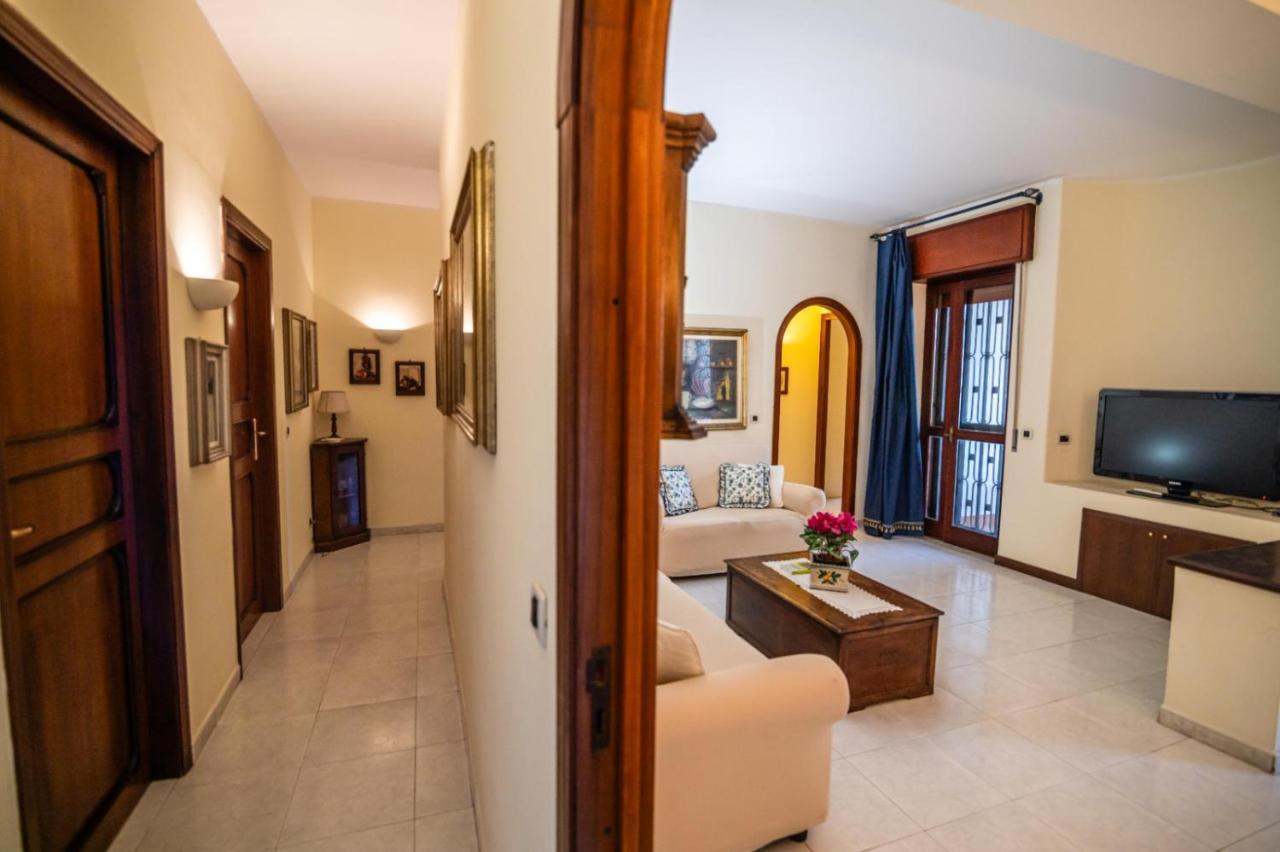 Courrier-House Appartement Aci Castello Buitenkant foto