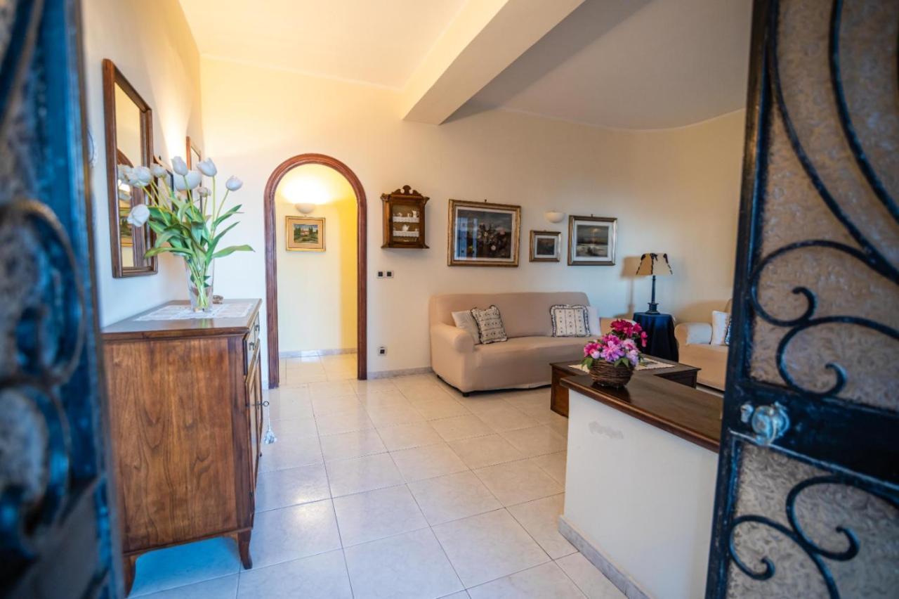 Courrier-House Appartement Aci Castello Buitenkant foto